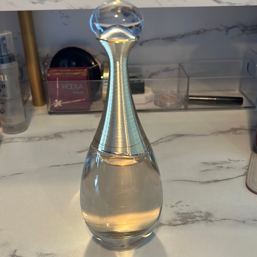 Christian Dior J’adore Perfume